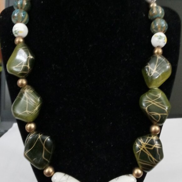 Necklace - Picture 1 of 1